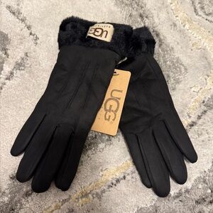 UGG Women's Elegant Black Gloves